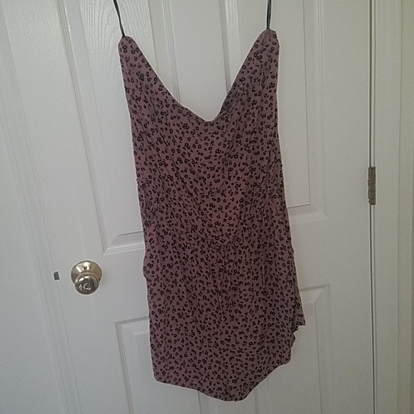 Romper - Picture 1 of 4